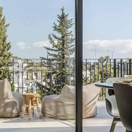 Kumaro 4 Bedroom Outdoor Pool Parking *