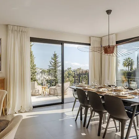Villa Kumaro 4 Bedroom Outdoor Pool Parking *