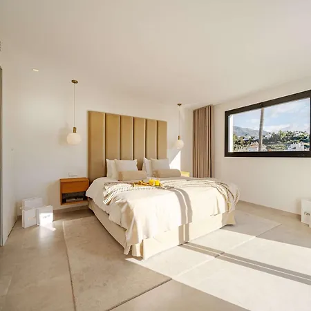 Kumaro 4 Bedroom Outdoor Pool Parking Marbella