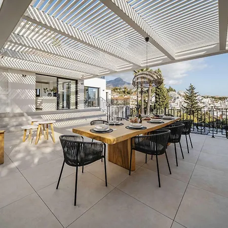 Kumaro 4 Bedroom Outdoor Pool Parking Marbella